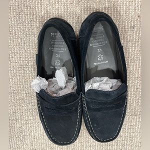 Geox boys suede navy loafers. Like new.